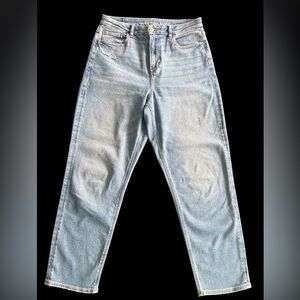 American Eagle Outfitters Curvy Mom Jeans
